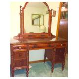 Antique vanity in lovely condtion