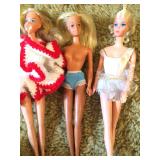 Loose vintage Barbies