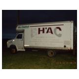 Cargo truck with lift on back