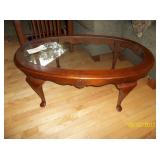 Oval coffee table