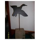Duck iron scupture