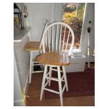 2 bar stools