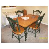 ochrane Dining set w/4 chairs