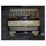 Cellini Accordion 