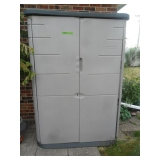 Rubbermaid storage unit, does come apart