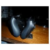 2 contrllers to Playstation