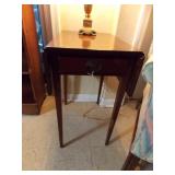 Drop leaf end r=table