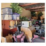 Storage unit liquidation auction