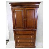 Cherry Gentleman chest