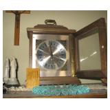 Two Hole Clock has Key