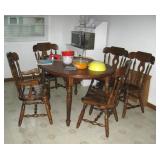 Solid Table w/5 Chairs