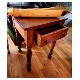 Small Accent Table w/Drawer