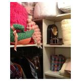 Pillows, Linens