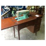 White sewing machine w/cabinet