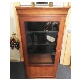 ENTERTAINMENT CENTER WITH DISC STORAGE IN BOTTOM