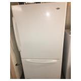 AMANA REFRIGERATOR WITH FREEZER ON BOTTOM