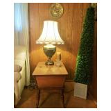 ONE OF 2 VINTAGE END TABLES AND LAMP PAIR  