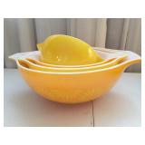 VINTAGE PYREX ORANGE/YELLOW DAISY CINDERELLA NESTING/MIXING BOWL SET  