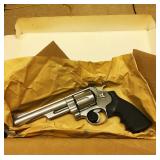 Sweet Smith & Wesson Model 629 44mag 6" Stainless in box.  
