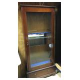 NICE LOCKING GUN CABINET  