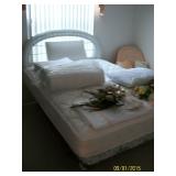 Full size wicker bed