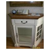 Entry table / curio