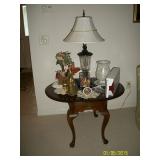 Drop leaf end table
