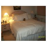  Full size Broyhill bed