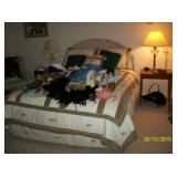 Queen size Broyhill bed
