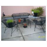 Black metal Love seat 2 - chairs and coffee table