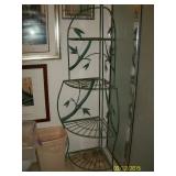 Metal corner shelf