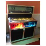 SEEBURG STEREO SHOWCASE JUKE BOX