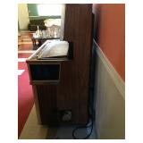 SEEBURG STEREO SHOWCASE JUKE BOX