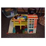 Vintage fisher price auto garage 