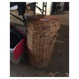 wicker basket 