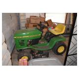 John Deere Riding lawnmower