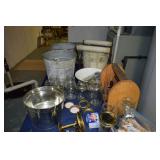 Buckets/Glass Jars & Lids