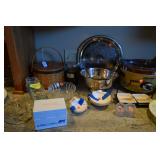 Crockpot, serving pieces