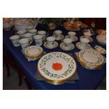 Lenox Holiday Christmas Holly Berries China Dinnerware set, 38 pieces