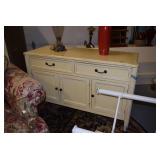 Shabby-Chic sideboard