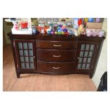 Console, seasonal decor