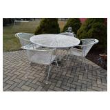 Outdoor Table & Chairs