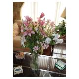 Vase w Artificial Flowers