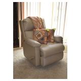 Recliner & Pillowa