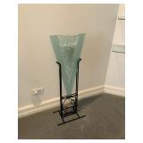 vase w/stand