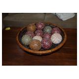 Round Basket w Decorative Balls  