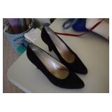 Charles Jourdan Pumps