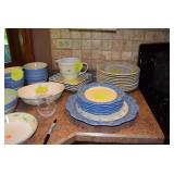 Pfaltzgraff Dish Set