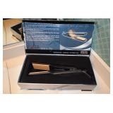 Royale Hair Straightener