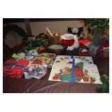 Seasonal Linens & Decor